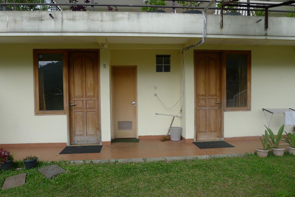 Puri Bernadi Pensión Lembang Habitación foto